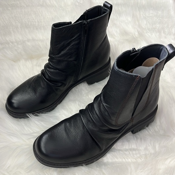🆕 Clarks Collection Hearth Rose Black Leather Zipper Boots Size 9.5 - Picture 2 of 13